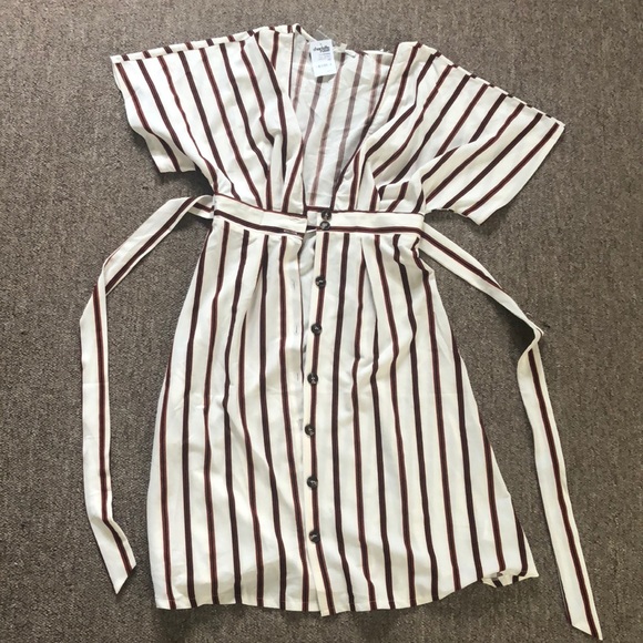 Dresses & Skirts - Brand new Charlotte Russe midi Dress